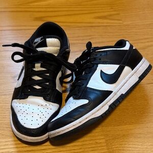 Nike Women’s 🖤6🤍 Dunk Low Sneakers